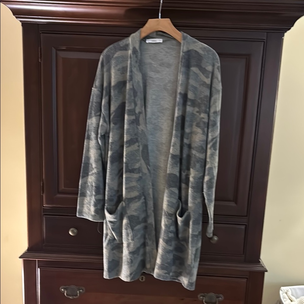 Talulah Camouflage Open Front long Cardigan size large
